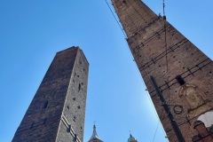 squam-creative-teele-due-torre-bologna