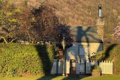 squam-creative-teele-arrowtown-cottage-golden-hour