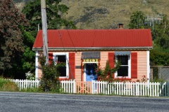 squam-creative-teele-red-cottage-central-otago
