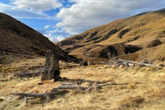 squam-creative-teele-gold-rush-ruins-brackens-saddle