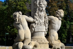 Fuente de Alcachofa in Buen Retiro 1
