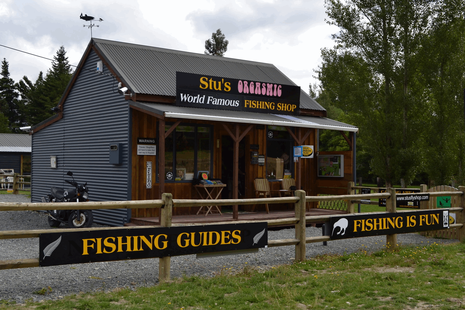 Stu's Orgasmic Fishing Shop, Athol, New Zealand