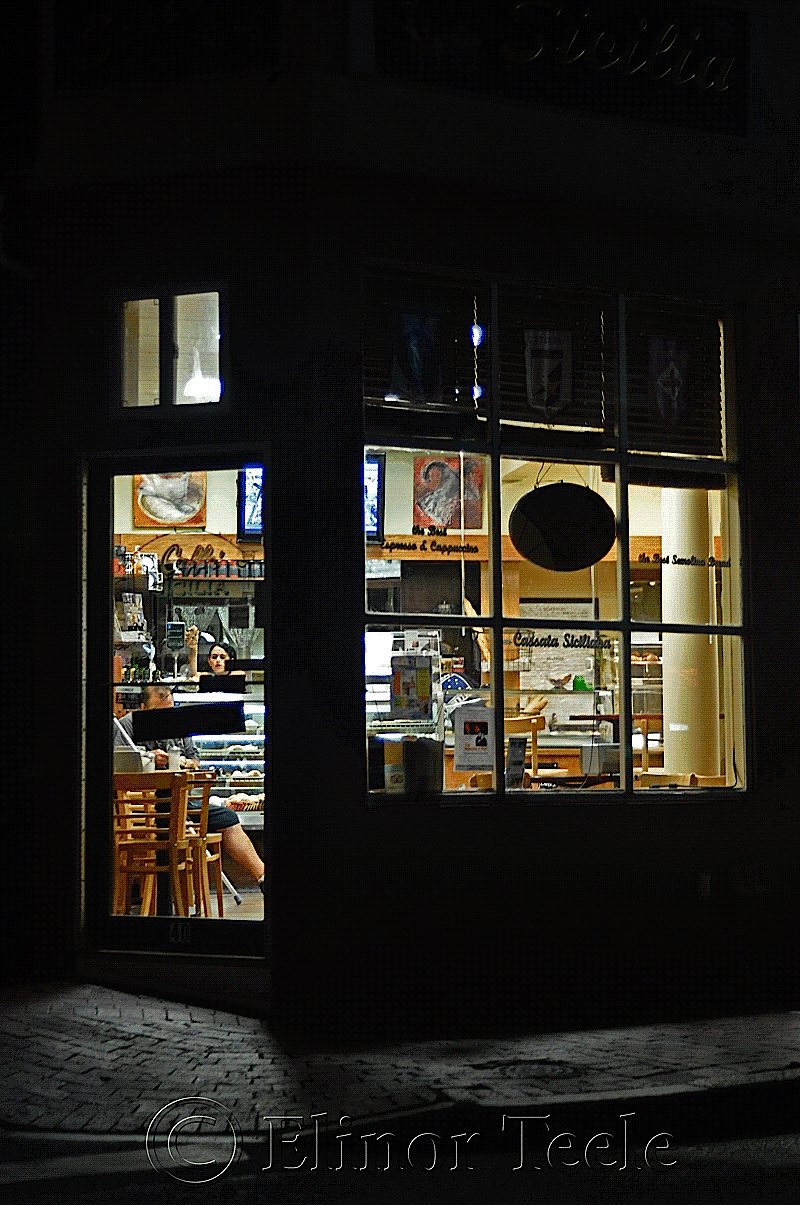 Caffe Sicilia, Gloucester at Night