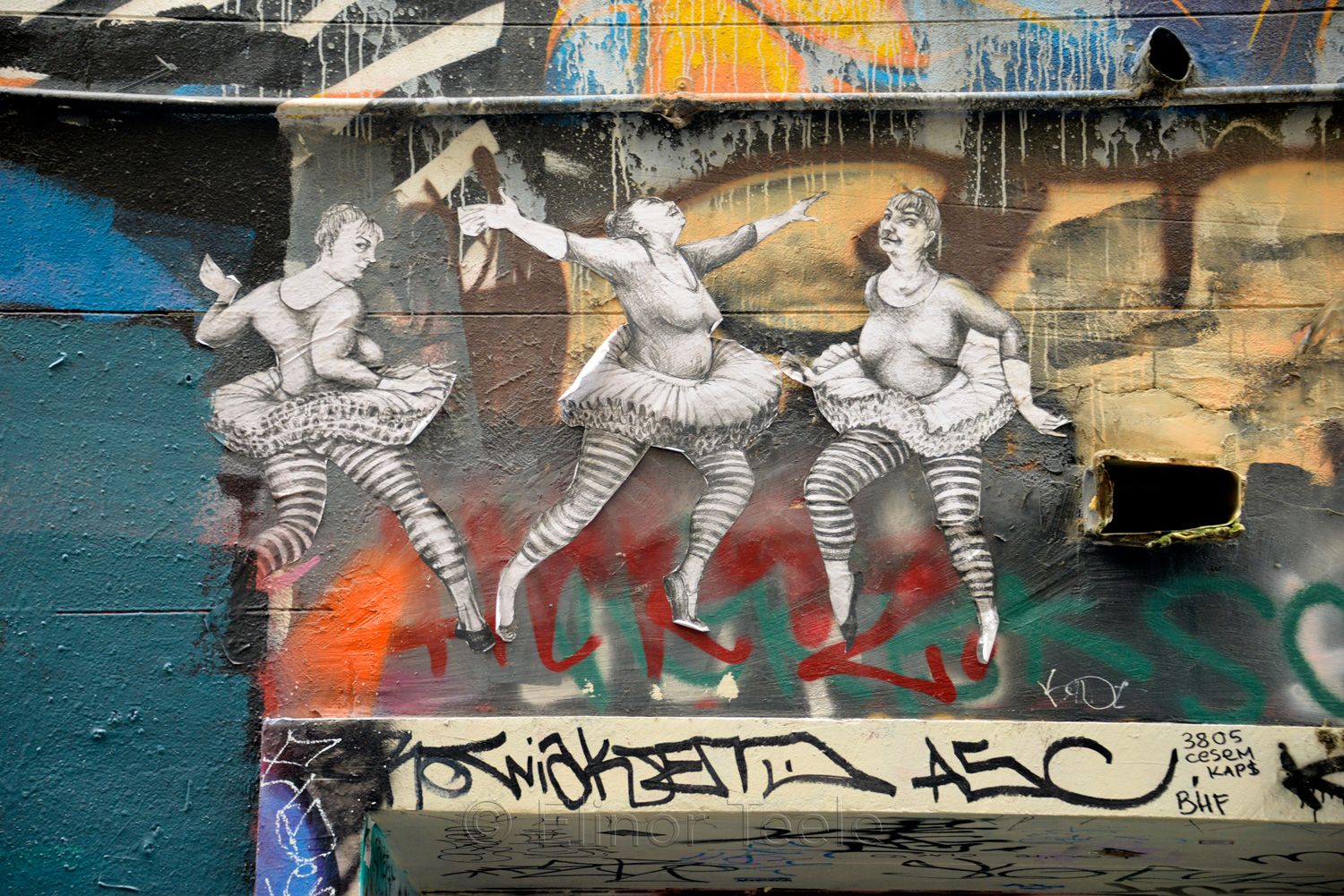 Street Art - Dancing Women - Hosier Lane, Melbourne